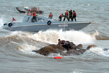 海上110台风中救孕妇