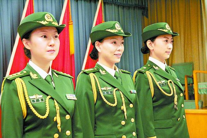 8月1日河南武警换新装
