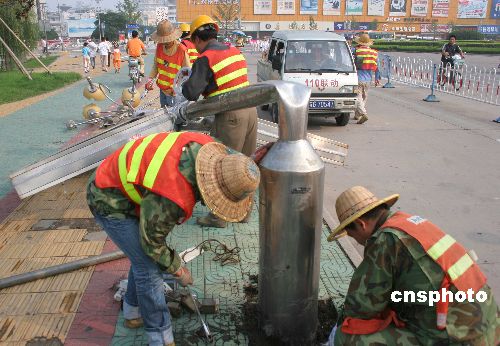 图:连云港遭受强台风袭击