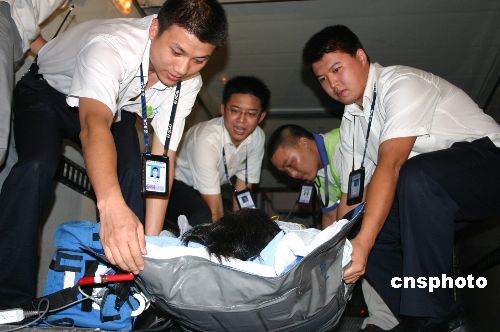 图:台胞林丽英搭乘医疗包机直航返台