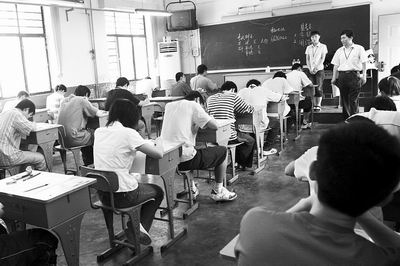 公办高中明年起禁办复读班 这是教育部部长周