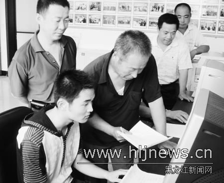 克山县乡镇机构改革:实践从官到员从管到服的