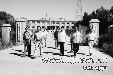 克山县乡镇机构改革:实践从官到员从管到服的嬗变