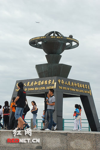 ����ý���ൺ�У������˶�������ʾ���˸�����