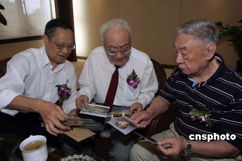 台湾黄埔老将军在沪参加8·13淞沪抗战纪念活