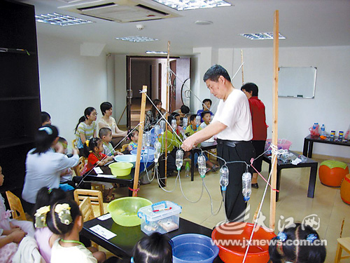 一对园丁夫妻痴心教育创新