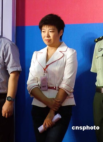 通讯:学术超男超女易中天和于丹趣话读书