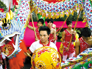 舞狮少年角逐奥运火炬手