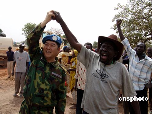 图:中国赴苏丹维和工兵爱民助民活动纪事