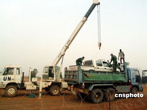 图:中国赴苏丹维和工兵爱民助民活动纪事(2)