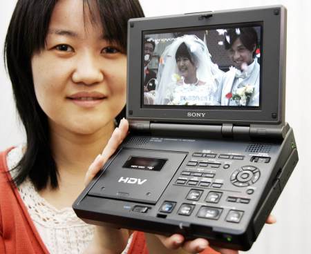 日本索尼公司推出便携式高清视频录像机