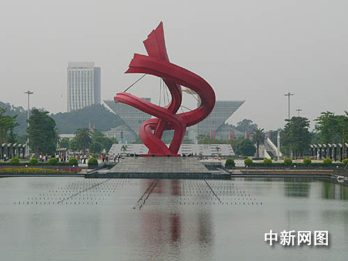 东莞市中心广场标志性雕塑