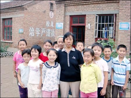 郑金琪--她在农村一干就是32年