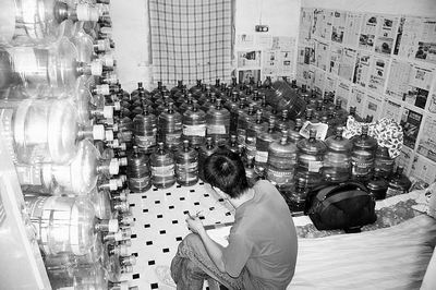 大学生辞职创业被骗 合作经营送水站遭遇双簧