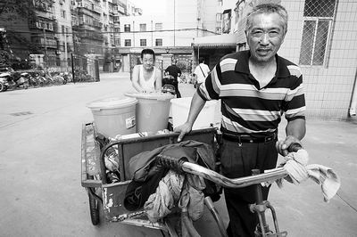 物业撤居民 渴 泰和苑小区360多户居民前天开