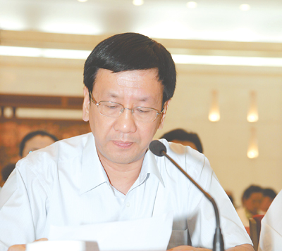 积极推进依法治国基本方略贯彻落实