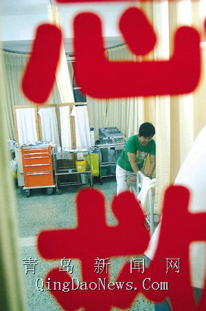 少女轻生吞药寻短见 <em>义母</em>千里赴青救女儿(图)_