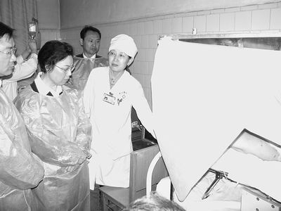 民医生的楷模--牛希华--郑州市第一人民医院烧