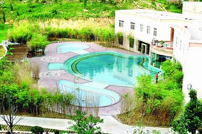 鲁山玉京温泉度假酒店装饰一新