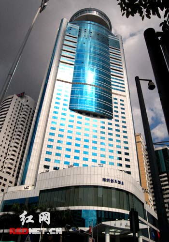 寻找异地湘商余彭年专做好事的湘籍企业家