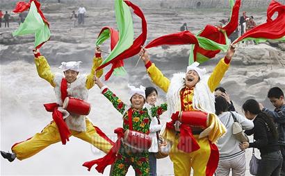 黄河壶口成都自驾游车辆起堆堆