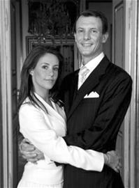 图文:丹麦二王子情定法国女友