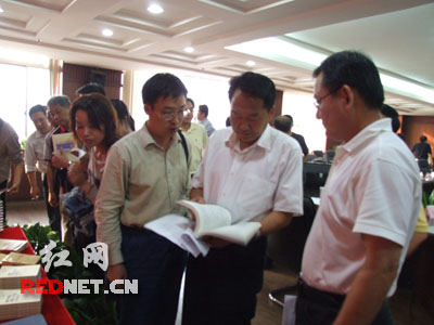 湖南7种图书入选迎十七大全国重点图书选题目