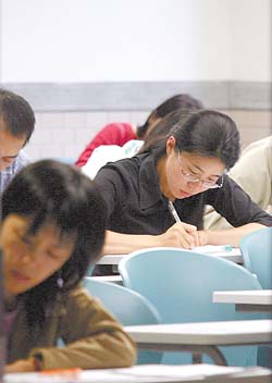 台前女情报员:看过《色,戒》就怕人联想(图)