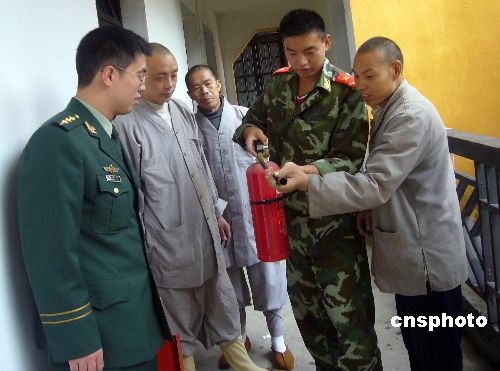 重庆成立僧侣义务消防队 将接受消防部门培训