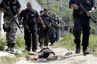 巴西警方与黑帮激烈枪战12人死亡 包括一儿童