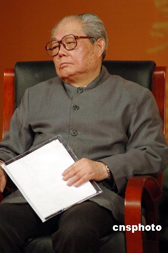 冯其庸六探《红楼梦》作者曹雪芹家族墓地