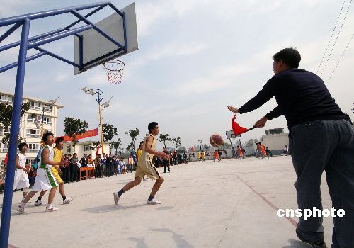 图:安徽举办皖北聋哑学生篮球赛