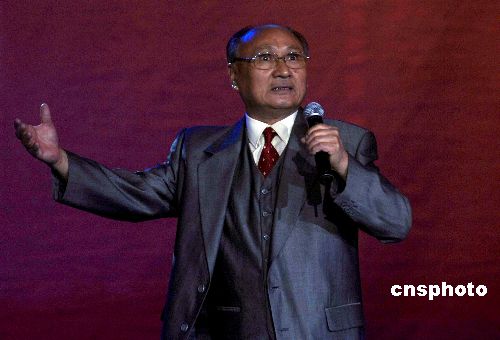 著名京剧表演艺术家童祥苓表演《智取威虎山》.