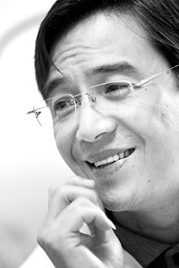 胡小松:上电视的、讲食品的,很帅的教授