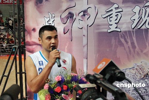 图:战神 刘玉栋复出CBA新赛季