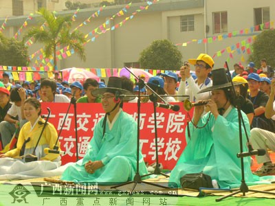 兴宁歌台:平话山歌放光彩 豪歌欢唱满校园(图)