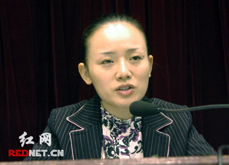 首发十七大精神进高校三位党代表作客湖大
