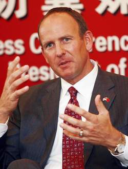 美国安利公司总裁德·狄维士:直销正在融入中