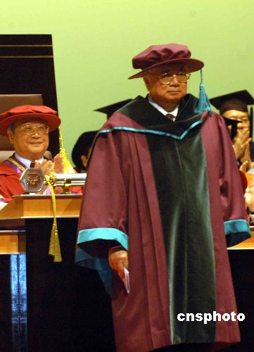 香港城大举行荣誉博士学位颁授仪式