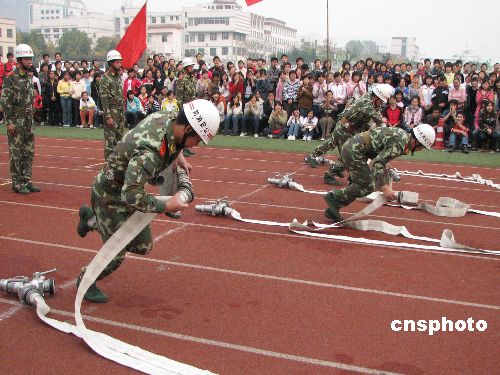 ɽ����ׯ�������߽�����ѧУ԰