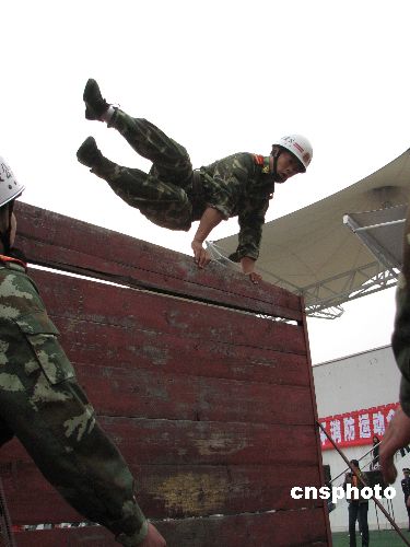 ɽ����ׯ�������߽�����ѧУ԰