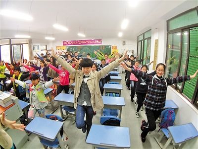 三大神曲+TFBOYS的舞蹈动作 这套校园课间操