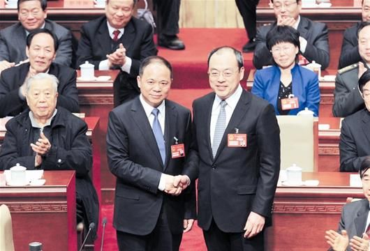 图文:万勇当选武汉市市长