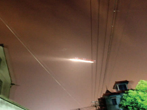 西安天空出现游龙形状不明飞行物|不明飞行物