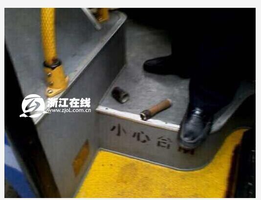 因为乘坐公交车产生矛盾，这次到了爆炸物阶段，已经基本升级到了极致了。