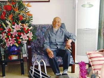 独自去遛弯儿(图)