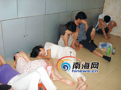 抓获的吸毒人员中不少是年轻女子