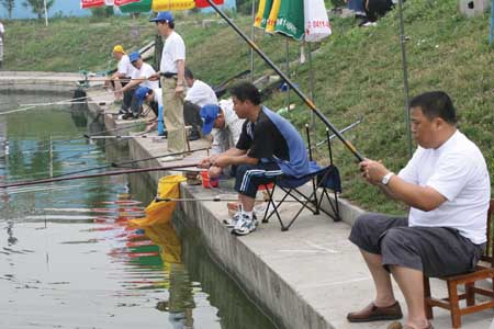 大连晚报社首届职工跳绳比赛和晓芹杯钓鱼(