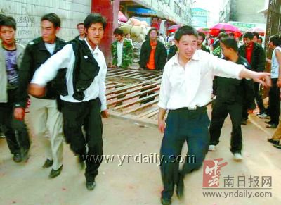 昆明小坝副食品批发市场 开业不到1小时 市场