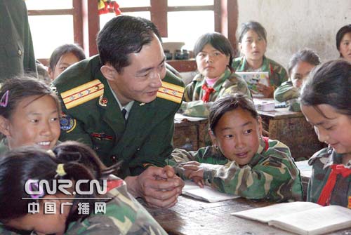 武警森林部队 春蕾女童班 全部女童升入中学